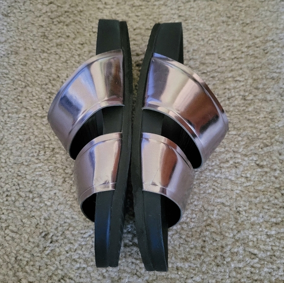 Vince Orion Leather Slide Sandals - Picture 5 of 8